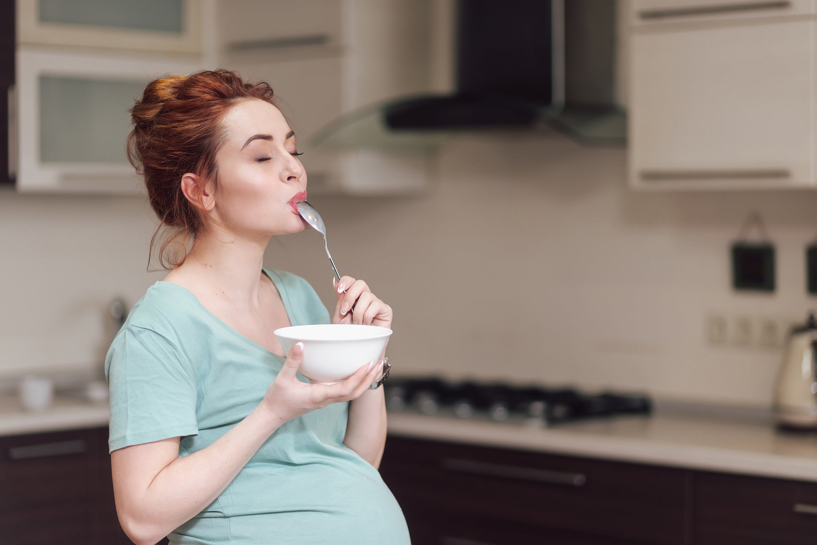 The Pregnancy Foods You Should (and Shouldn’t!) Be Eating